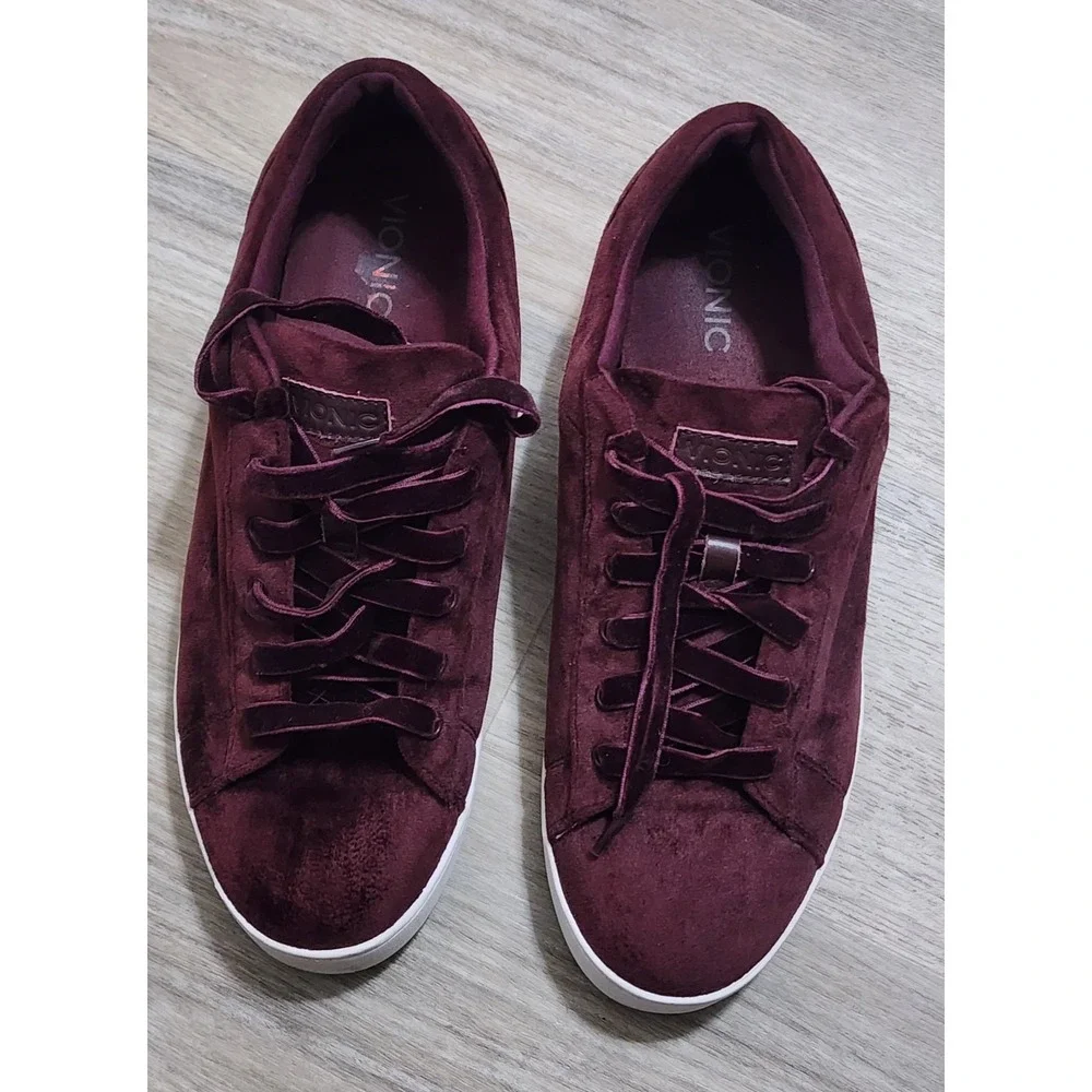 Vionic Women's Burgundy Velvet Suede Lace Up Sneakers Size 11